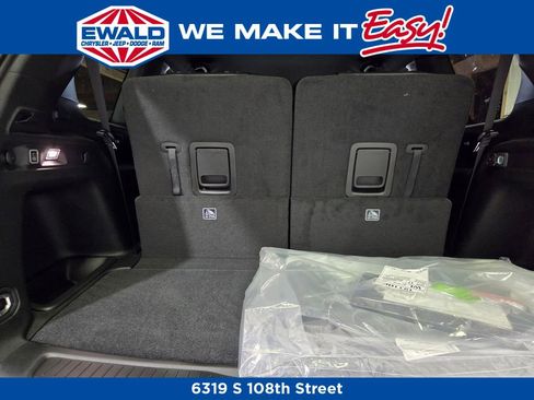 New 2025 Jeep Grand Cherokee L Limited w/ Black Appearance Package image 20