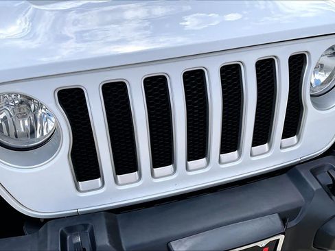 Used 2023 Jeep Wrangler Unlimited Sahara w/ Cold Weather Group AWD/4WD image 29