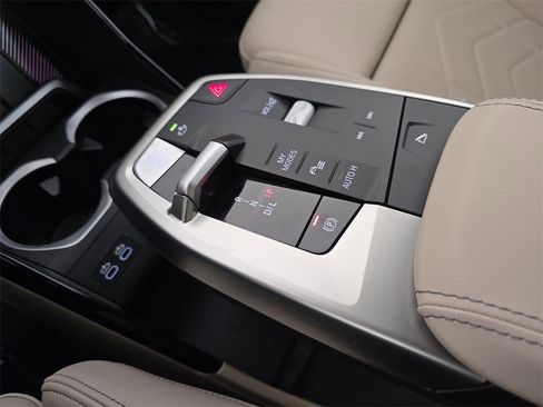 Used 2025 BMW X1 xDrive28i w/ Convenience Package image 27