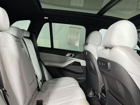 Used 2023 BMW X5 xDrive40i w/ Premium Package AWD/4WD image 32