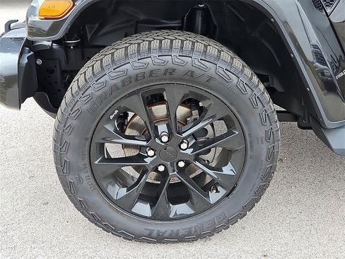 Certified 2023 Jeep Gladiator Overland image 13