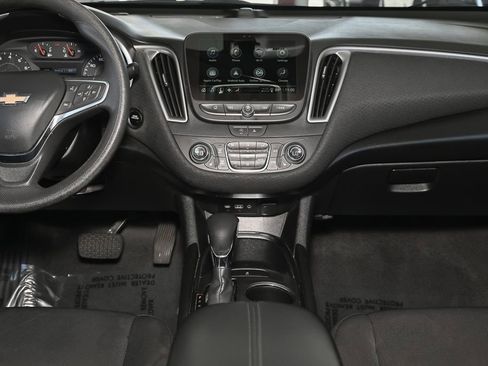 Used 2023 Chevrolet Malibu LT FWD image 30