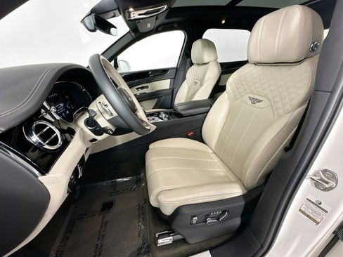 Certified 2022 Bentley Bentayga AWD/4WD image 21