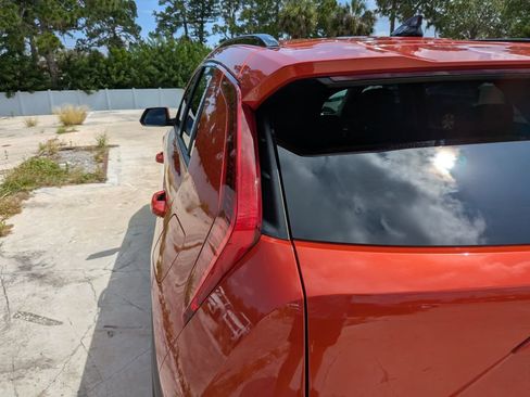 Certified 2023 Kia Niro EX FWD image 11