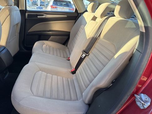 Used 2019 Ford Fusion S image 10