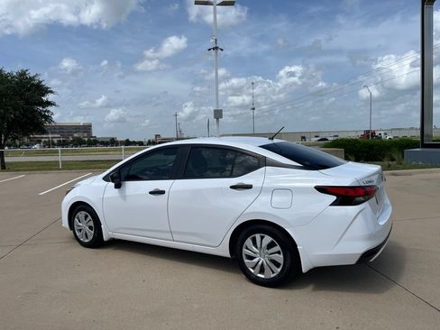 Used 2023 Nissan Versa S w/ Trunk Package FWD image 4