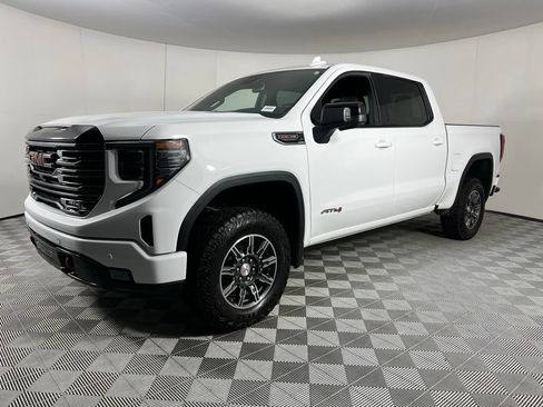 Used 2025 GMC Sierra 1500 AT4 image 3