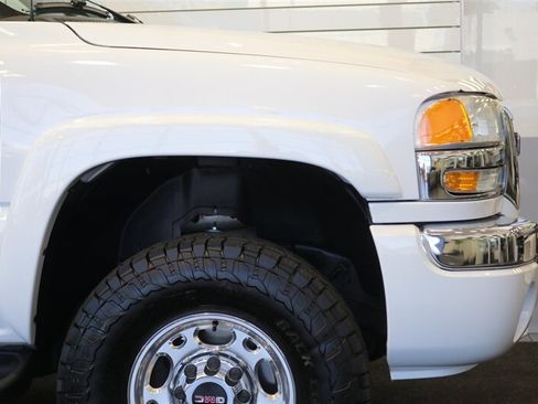 Used 2005 GMC Sierra 2500 SLE w/ Heavy-Duty Power Package AWD/4WD image 47