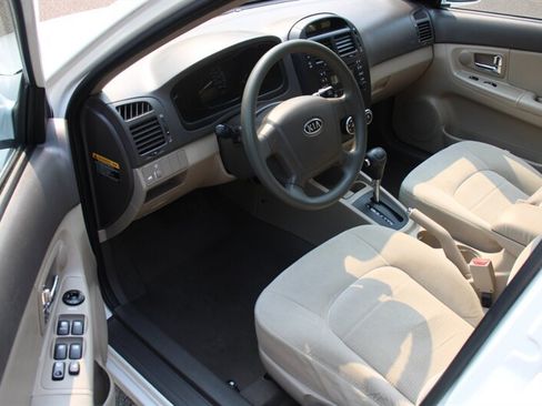 Used 2009 Kia Spectra EX FWD image 5