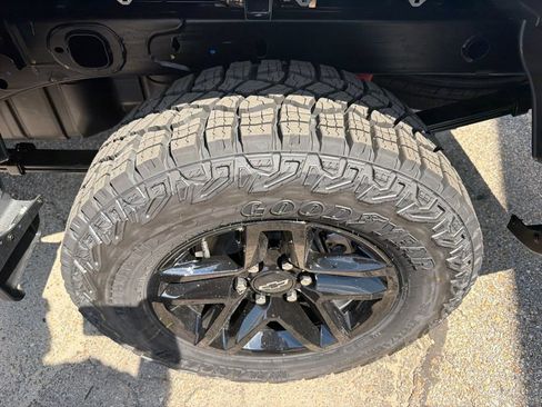New 2026 Chevrolet Silverado 1500 Custom Trail Boss w/ LPO, Dark Essentials Package AWD/4WD image 13