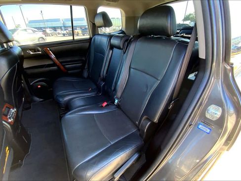 Used 2013 Toyota Highlander Limited image 21