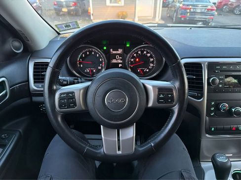 Used 2013 Jeep Grand Cherokee Laredo w/ Laredo E Group image 21