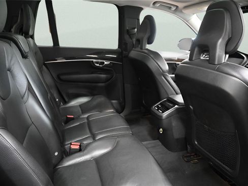 Used 2017 Volvo XC90 T6 Momentum w/ Vision Package AWD/4WD image 18