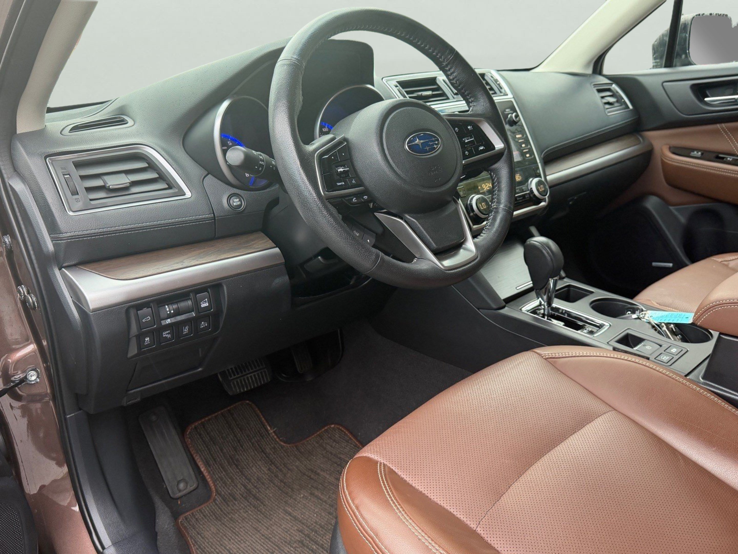 Used 2019 Subaru Outback 3.6R Touring AWD/4WD image 14