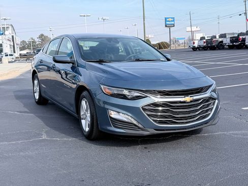 Used 2024 Chevrolet Malibu LT image 2