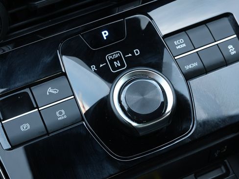 Used 2024 Toyota bZ4X XLE w/ Weather Package image 26