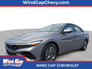 Used 2024 Hyundai Elantra SEL image 1