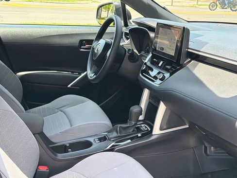 Used 2025 Toyota Corolla Cross AWD Hybrid image 9
