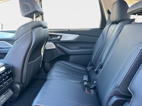 Certified 2025 Acura MDX FWD w/ Technology Package image 14