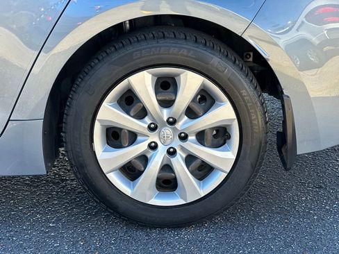 Used 2022 Toyota Corolla LE image 21
