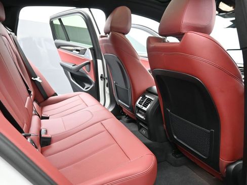 Used 2025 BMW X4 xDrive30i image 18