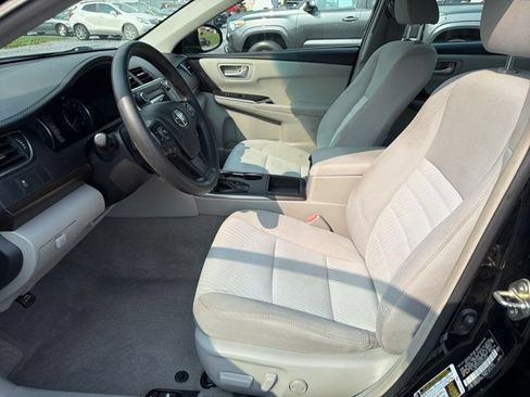 Used 2017 Toyota Camry LE FWD image 14