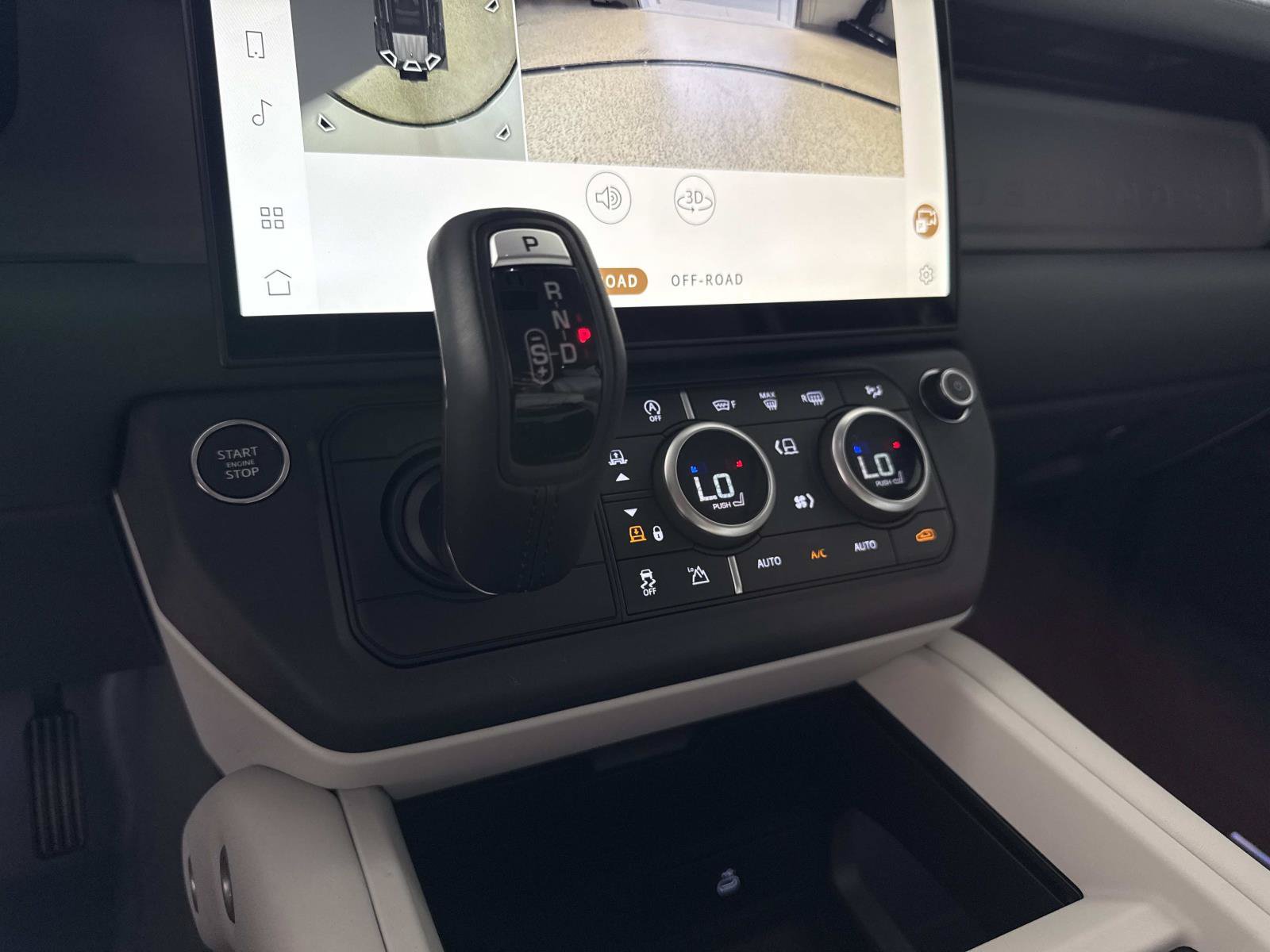 New 2026 Land Rover Defender 110 X-Dynamic SE AWD/4WD image 26