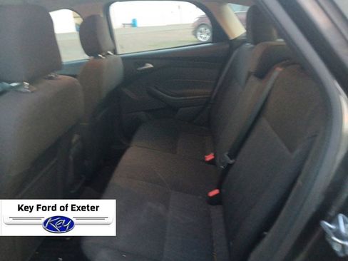 Used 2017 Ford Focus SE FWD image 14