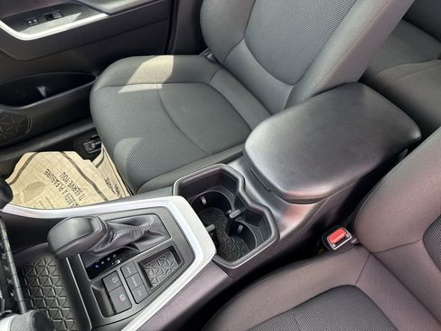 Certified 2025 Toyota RAV4 LE FWD image 22