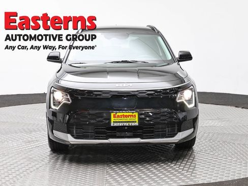 Used 2023 Kia Niro Wind w/ Wind Preserve Package FWD image 2