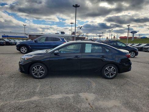 Certified 2023 Kia Forte LXS w/ LXS Technology Package image 4