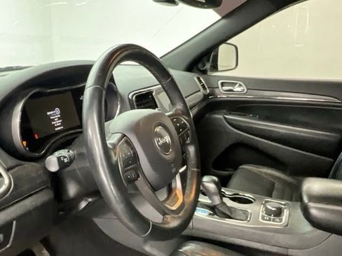 Used 2019 Jeep Grand Cherokee Limited X image 16