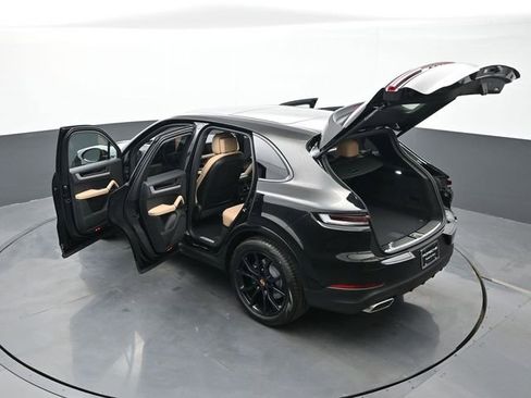 New 2026 Porsche Cayenne AWD/4WD image 28