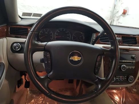 Used 2011 Chevrolet Impala LT image 15