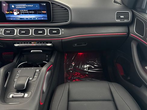 Used 2025 Mercedes-Benz GLE 450 4MATIC image 29