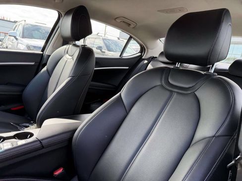 Certified 2022 Genesis G70 2.0T AWD/4WD image 16