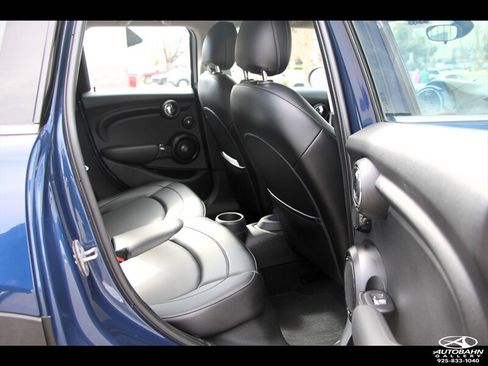 Used 2015 MINI Cooper 4-Door Hardtop w/ Premium Package FWD image 31