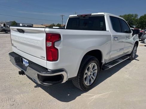 Used 2022 Chevrolet Silverado 1500 LTZ w/ Technology Package AWD/4WD image 7