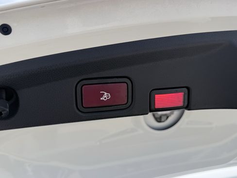 Used 2019 Mercedes-Benz E 450 Cabriolet w/ Premium 1 Package image 14