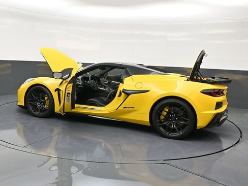 Used 2026 Chevrolet Corvette Z06 RWD image 31