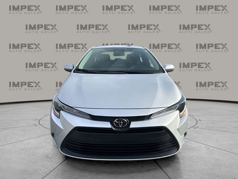 Used 2025 Toyota Corolla LE image 8