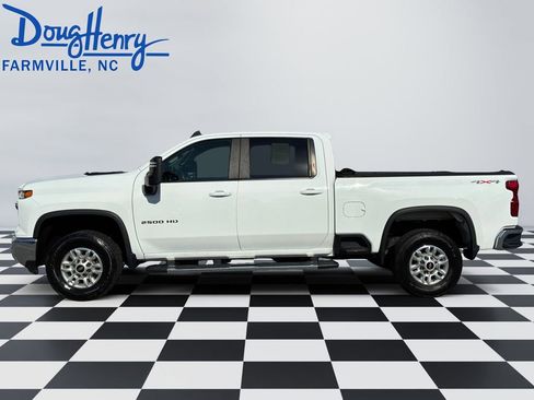 Used 2024 Chevrolet Silverado 2500 LT AWD/4WD image 2