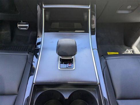 New 2026 Land Rover Range Rover Velar Dynamic SE image 19