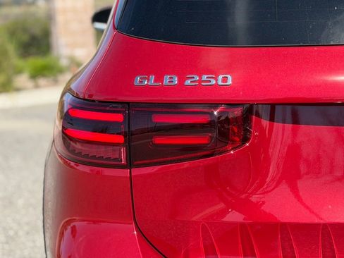 New 2026 Mercedes-Benz GLB 250 image 11