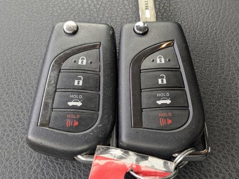 Used 2024 Toyota Camry SE FWD image 33