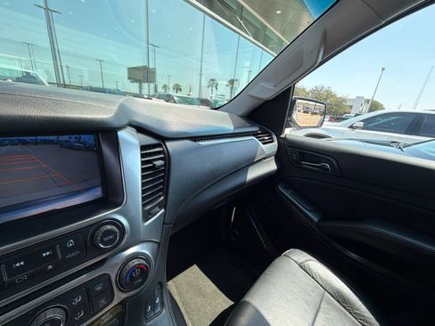 Used 2015 Chevrolet Suburban LT w/ Luxury Package AWD/4WD image 17