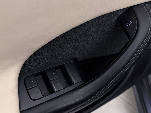 Used 2021 Tesla Model S Plaid image 18