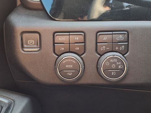 Used 2024 Chevrolet Silverado 1500 LTZ w/ LTZ Premium Package image 14