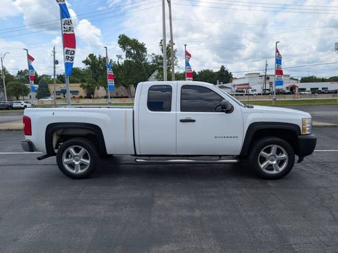 Used 2010 Chevrolet Silverado 1500 W/T RWD image 6