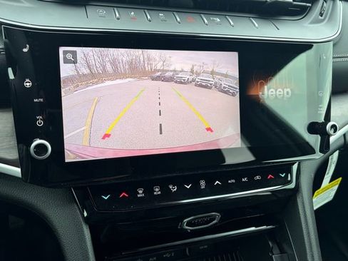 New 2026 Jeep Grand Cherokee Altitude AWD/4WD image 22